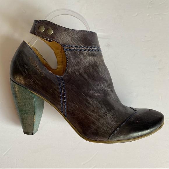 Prophecy metallic hand finished leather heels Eu38 - Picture 2 of 11